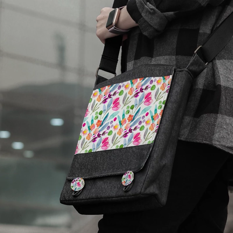 کیف دوشی چی چاپ طرح نقاشی آبرنگی گل گلی کد 65905 مشکی