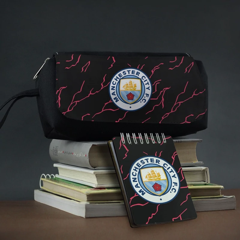 جامدادی و دفترچه طرح تیم باشگاه فوتبال منچستر سیتی Manchester City